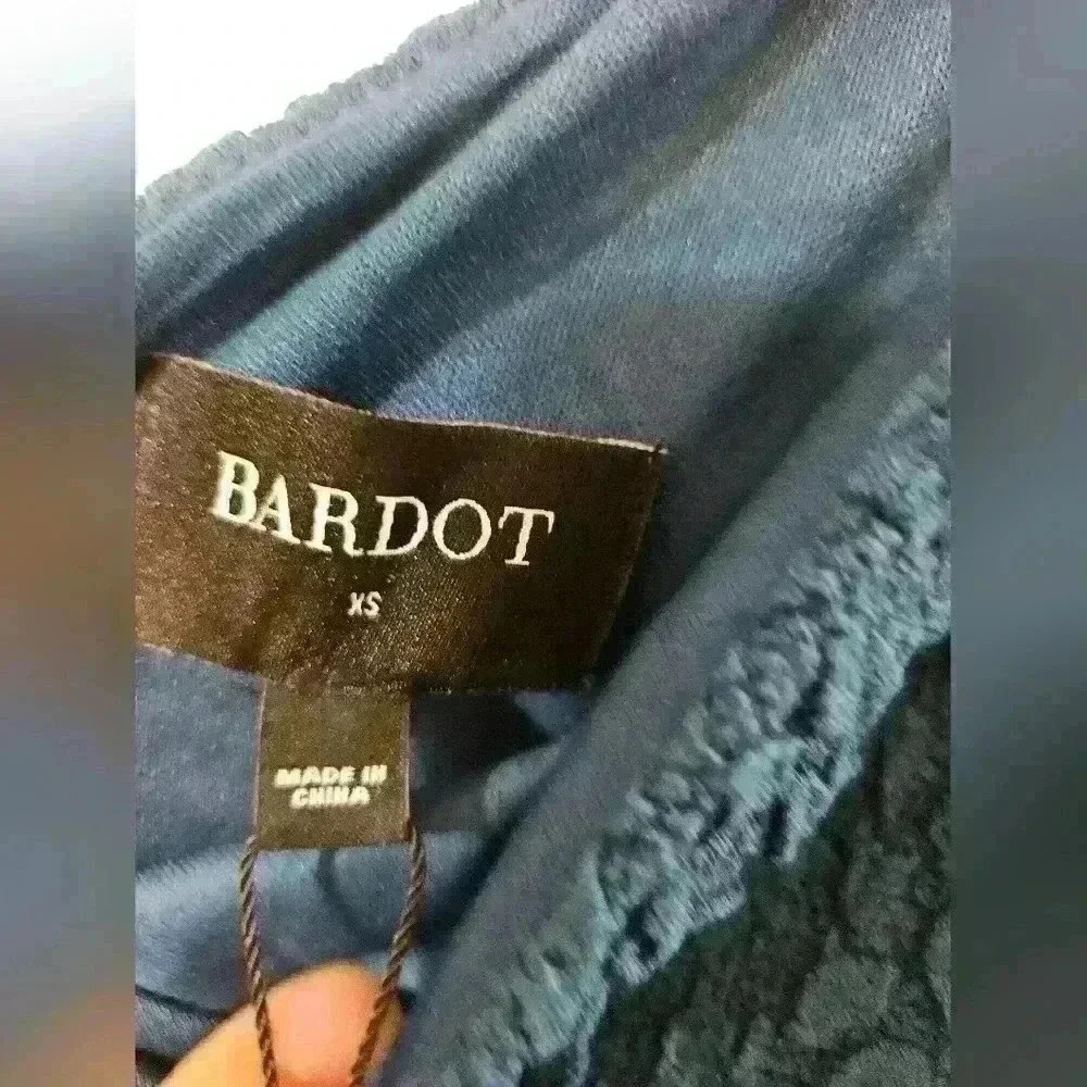 NWT BARDOT Crinkle One Shoulder Dress In Teal - Picture 6 of 8